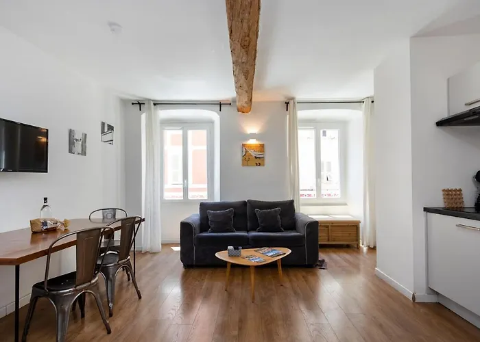 Apartment Appartements T2 Rue Conventionnel Chiappe, Quartier Citadelle Port Ajaccio (Corsica)