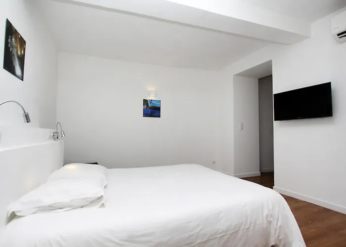 Appartements T2 Rue Conventionnel Chiappe, Quartier Citadelle Port Apartment