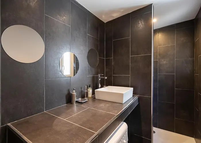 Apartment Appartements T2 Rue Conventionnel Chiappe, Quartier Citadelle Port