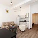 T2 Rue Conventionnel Chiappe, Quartier Citadelle Port * Ajaccio (Corsica)