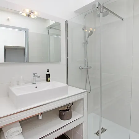 Au Coeur De La Vieille Pietonne & Citadelle Apartment