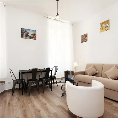 Apartment T2 Rue Conventionnel Chiappe, Quartier Citadelle Port *