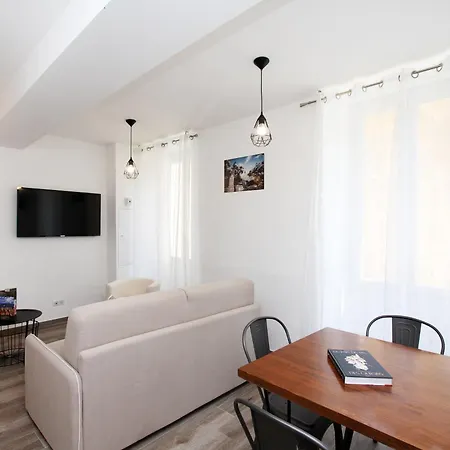 Apartment T2 Rue Conventionnel Chiappe, Quartier Citadelle Port Ajaccio (Corsica)