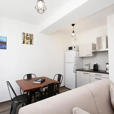 T2 Rue Conventionnel Chiappe, Quartier Citadelle Port 아파트 *