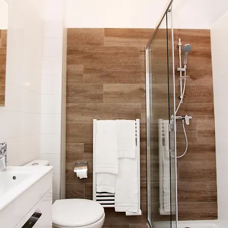 T2 Rue Conventionnel Chiappe, Quartier Citadelle Port * Ajaccio (Corsica)