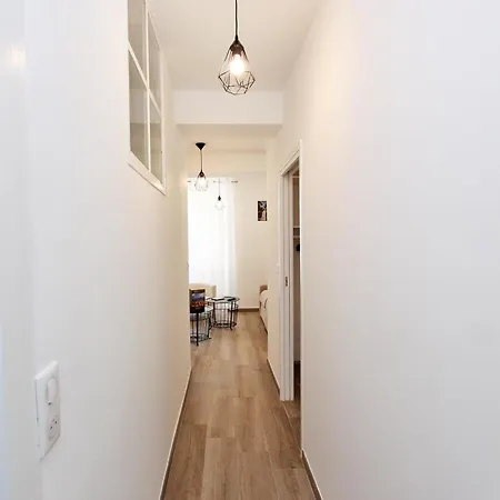 T2 Rue Conventionnel Chiappe, Quartier Citadelle Port * Ajaccio (Corsica)