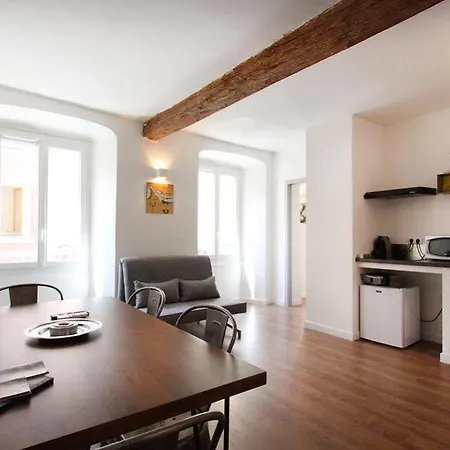 Apartment T2 Rue Conventionnel Chiappe, Quartier Citadelle Port *