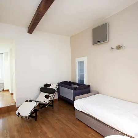 Apartment T2 Rue Conventionnel Chiappe, Quartier Citadelle Port