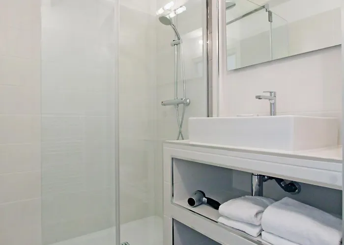 Appartements T2 Rue Conventionnel Chiappe, Quartier Citadelle Port * Ajaccio (Corsica)