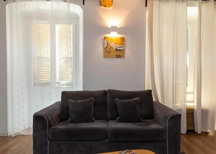 Appartement Appartements T2 Rue Conventionnel Chiappe, Quartier Citadelle Port Ajaccio (Corsica)