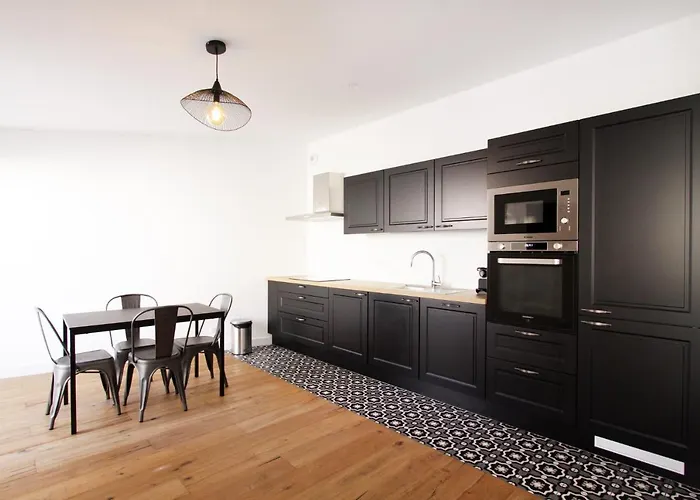 Appartements T2 Rue Conventionnel Chiappe, Quartier Citadelle Port Ajaccio (Corsica)